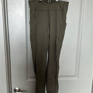 Lululemon Leggings w/ pockets. Size 6. Dark Green. WORN 2 TIMES.